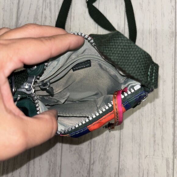 Womens Small Striped Kipling Crossbody Bag EUC - Picture 4 of 8